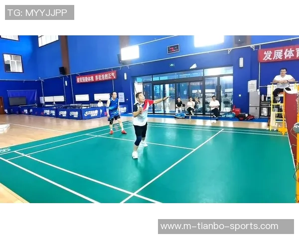 虹口足球场羽毛球发球技巧与训练方法分享助你提升竞技水平